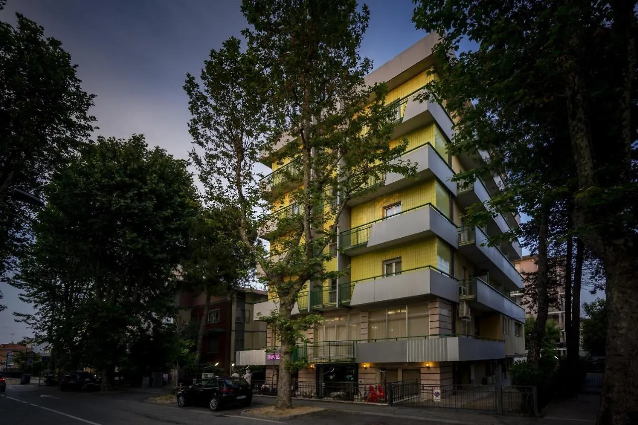 Hotel Mamy Rimini 2*,